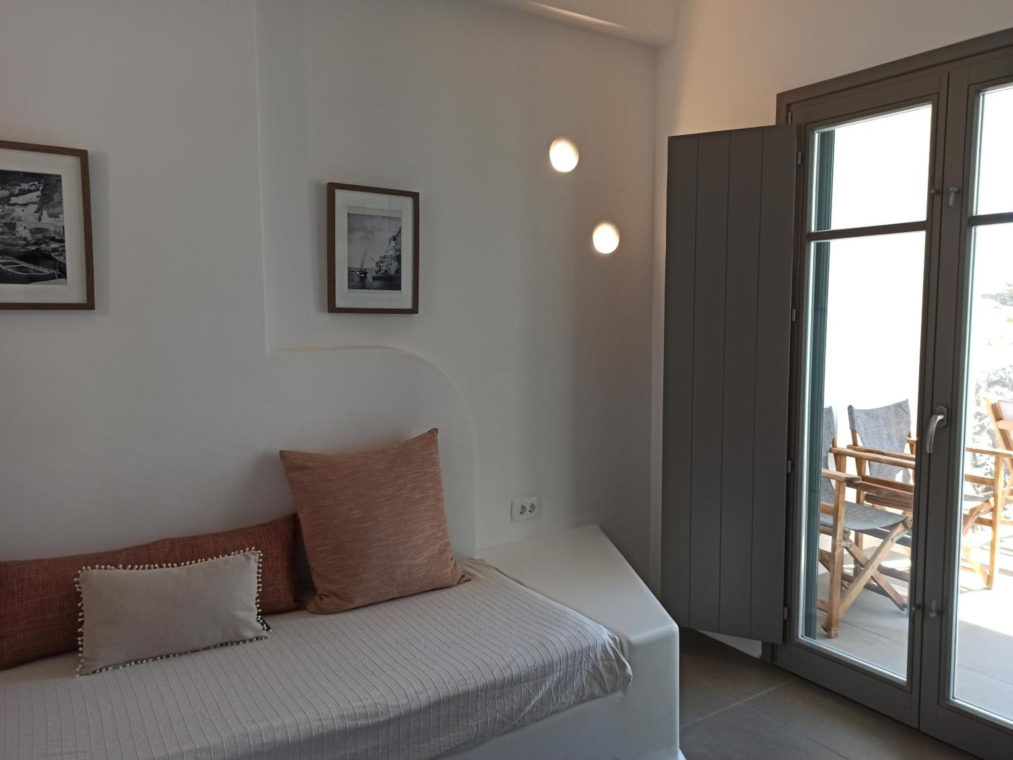 Amphitrite Suites Santorini Vothon Exterior photo