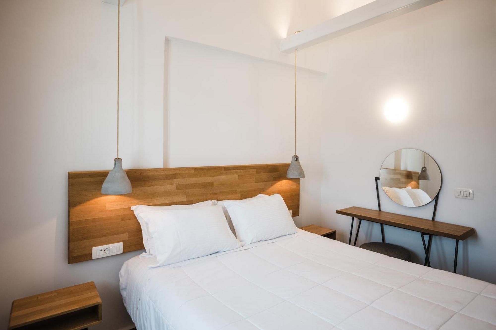 Amphitrite Suites Santorini Vothon Room photo